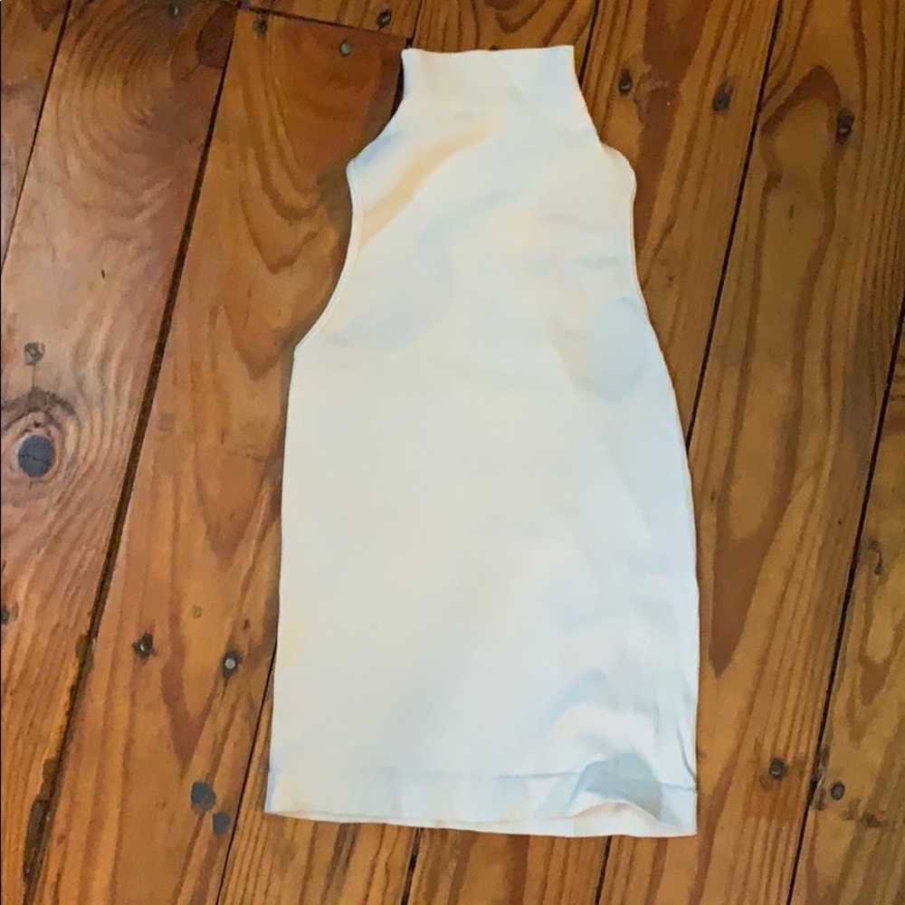 Stretchy razor back top